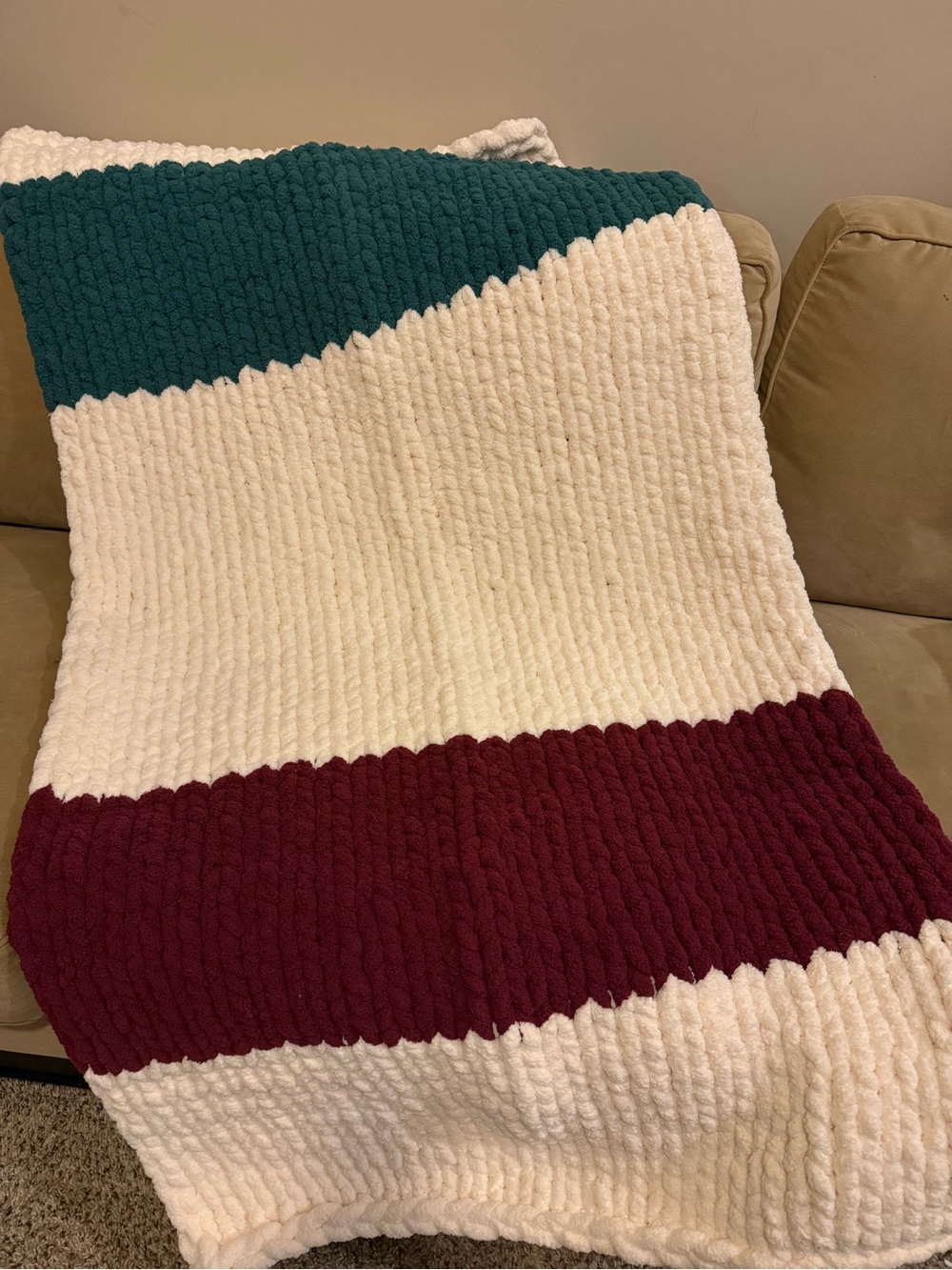 Chunky Knit Throw Blanket in green, Cream & Burgundy